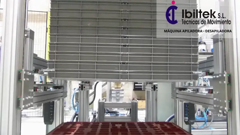funcionamiento de máquina apiladora-desapoladora Ibiltek